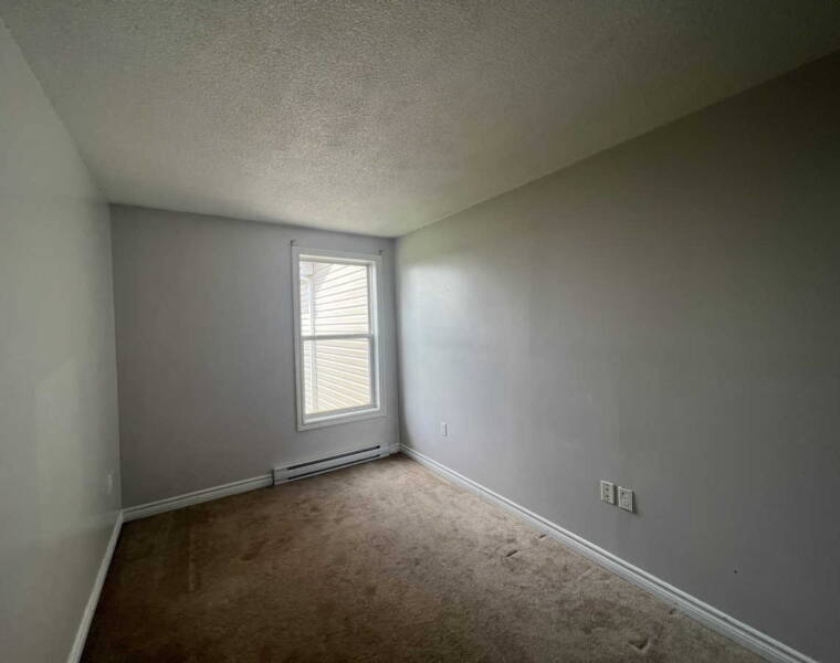 75219 Collins Grove, Dartmouth, Nova Scotia B2W 6B3 Ansell Property