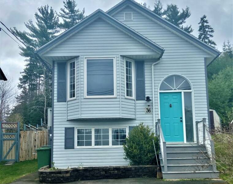 36 Bianca Court, Middle Sackville, Nova Scotia B4E 3E2 Ansell