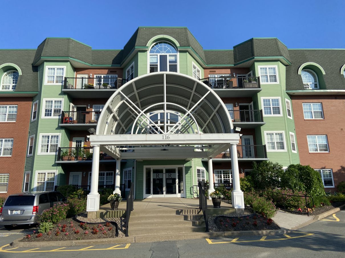 106116 Larry Uteck Blvd, Halifax, Nova Scotia B3M 4Y1 Ansell