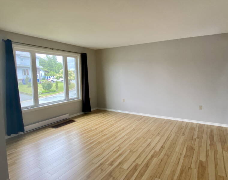 3 Oakwood Court, Dartmouth, Nova Scotia B2W 5P8 Ansell Property